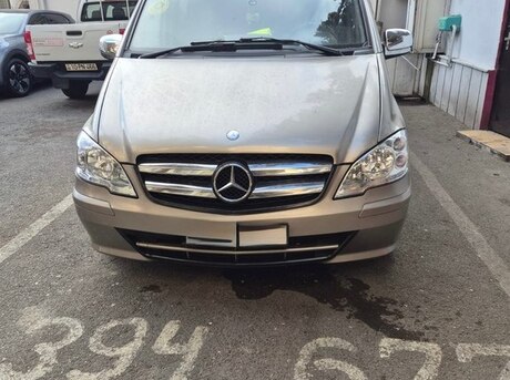 Mercedes Viano 2010