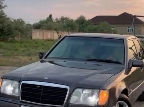 Mercedes 220 E 1995