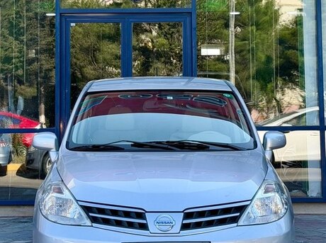 Nissan Tiida 2011