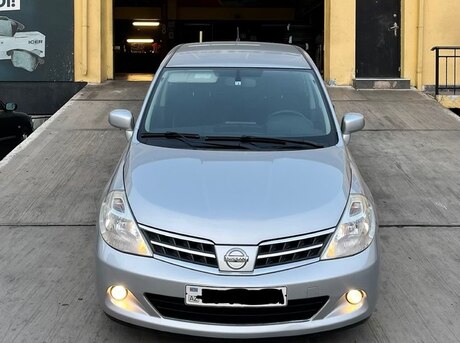 Nissan Tiida 2011