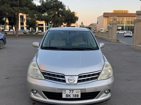 Nissan Tiida 2011