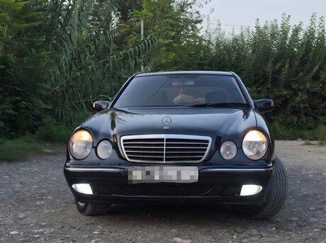 Mercedes E 220 2000