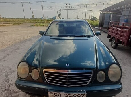 Mercedes E 220 2001