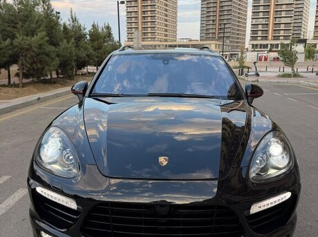Porsche Cayenne Turbo 2012