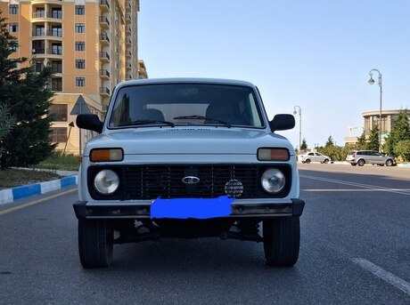 LADA (VAZ) Niva 2009