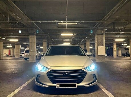 Hyundai Elantra 2018