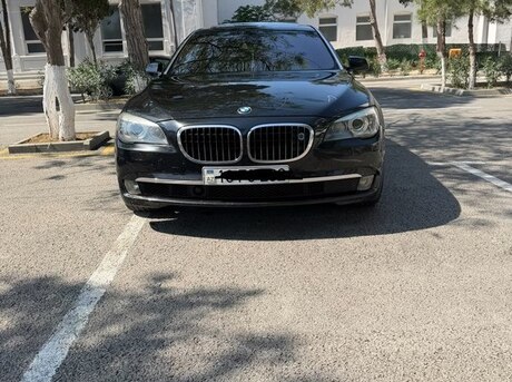 BMW 750 2009