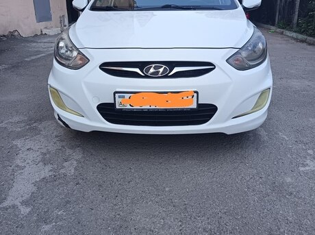 Hyundai Accent 2012