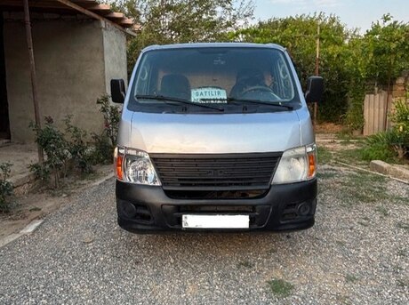Nissan Urvan 2007