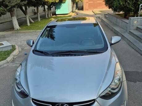 Hyundai Elantra 2012