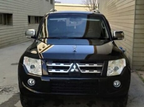Mitsubishi Pajero 2012