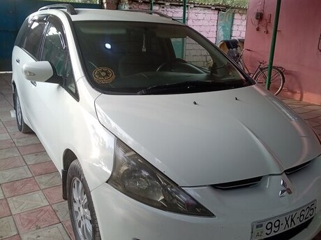 Mitsubishi Grandis 2005