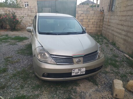 Nissan Tiida 2006