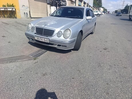 Mercedes E 220 2001