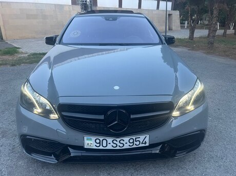 Mercedes E 350 4MATIC 2013