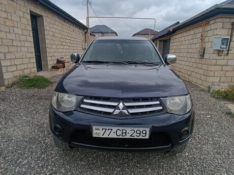 Mitsubishi L200 2011