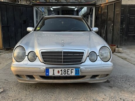 Mercedes E 220 2000