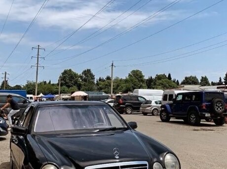 Mercedes E 240 1999