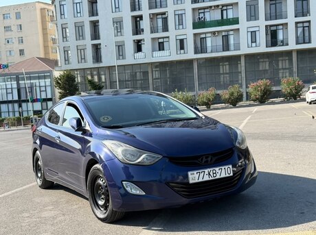 Hyundai Elantra 2012