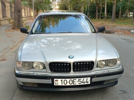 BMW 728 2000