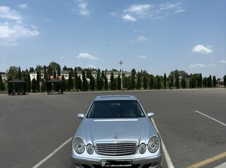 Mercedes E 220 2004