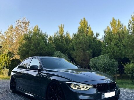 BMW 330 2016