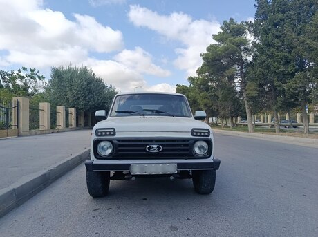 LADA (VAZ) Niva 2003