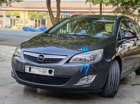 Opel Astra 2011
