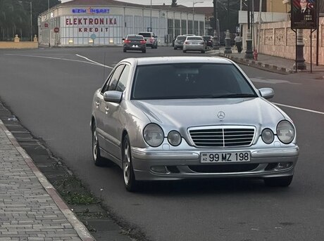 Mercedes E 270 2000