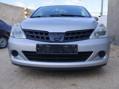 Nissan Tiida 2011