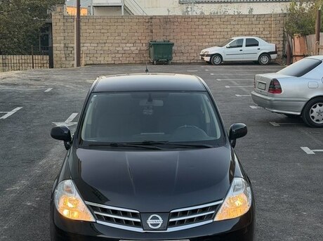 Nissan Tiida 2011