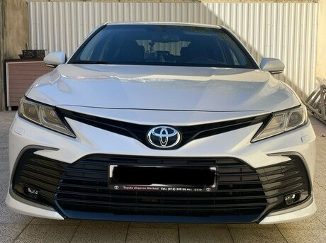 Toyota Camry 2021