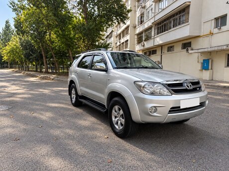 Toyota Fortuner 2006