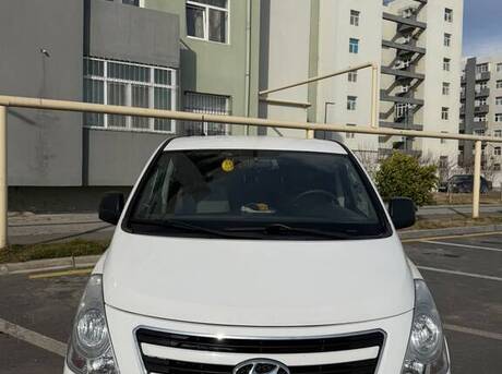 Hyundai H-1 2013