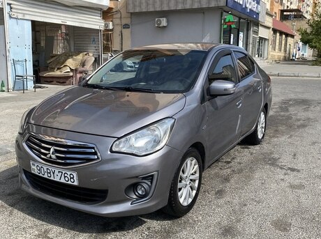 Mitsubishi Attrage 2015