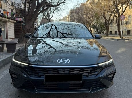 Hyundai Elantra 2024