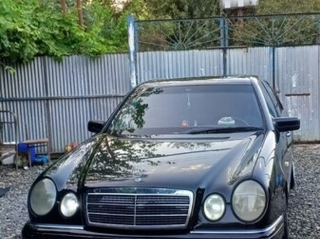 Mercedes E 240 1999