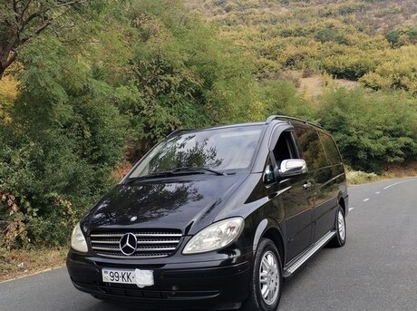 Mercedes Viano 2010