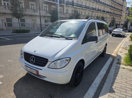 Mercedes  2010