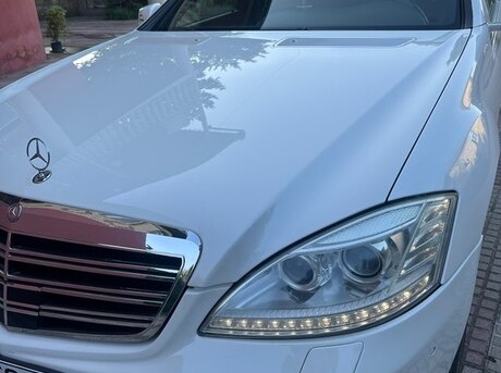 Mercedes S 300 2011