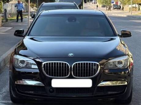 BMW 750 2009