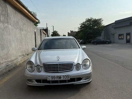 Mercedes E 240 2004