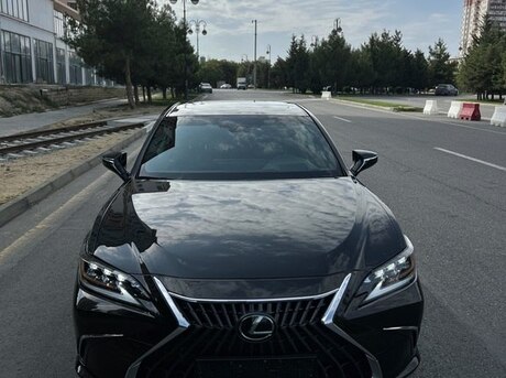 Lexus ES 300h 2024