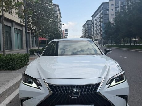 Lexus ES 200 2023