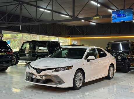 Toyota Camry 2021