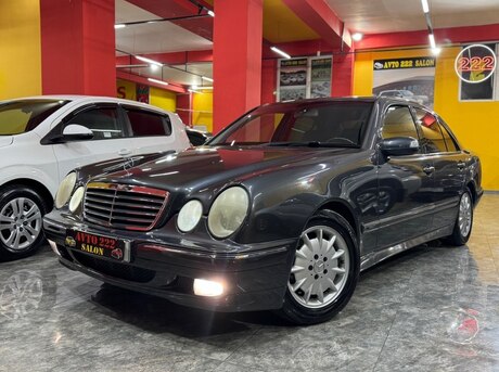 Mercedes E 220 2000