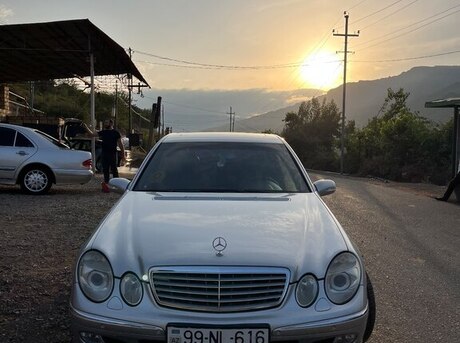 Mercedes E 240 2004