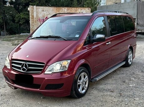 Mercedes Viano 2011