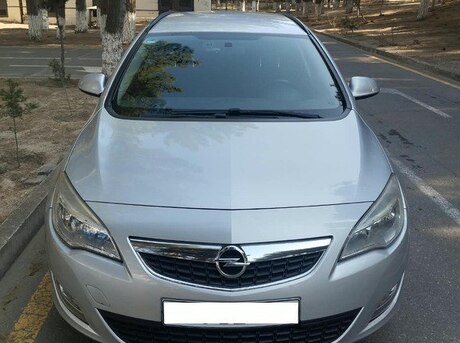 Opel Astra 2011