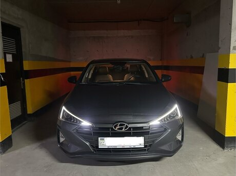 Hyundai Elantra 2019